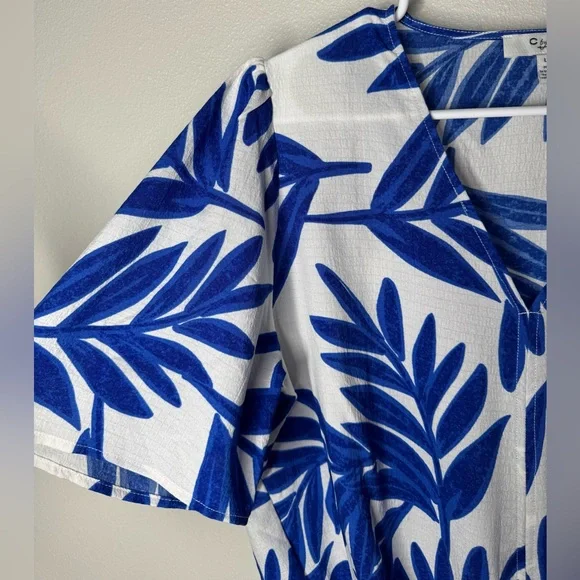 C by one Blue and White Relaxed Tie Front Blouse tropical leaves flowy sz large - Picture 2 of 5